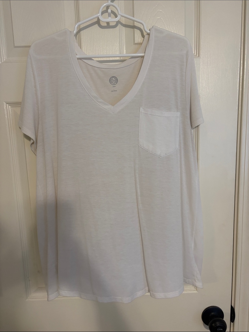 SO White V-Neck Pocket Short Sleeve Tee